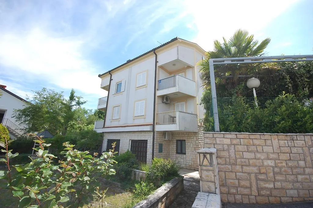 Apartment Amalia Malinska