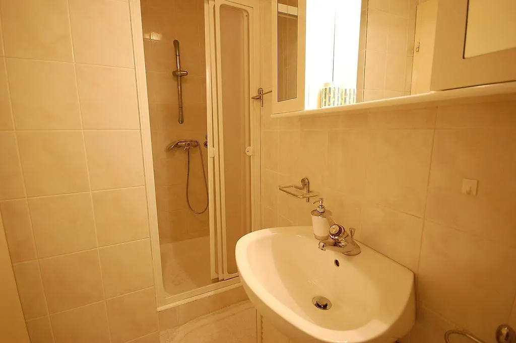 Apartment Amalia Malinska 0*,